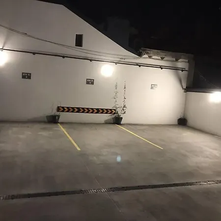 Apartament Eras - център *